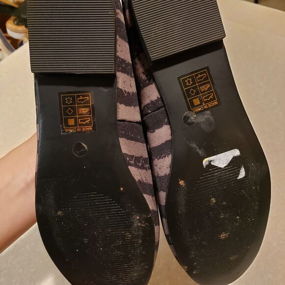 DOLCE VITA Zebra Black & Taupe Stripe tassel flats shoes women’s size 9 - Picture 6 of 6